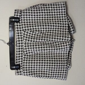 Monteau Black + White Houndstooth Shorts High Rise 2" Inseam Women's Size M